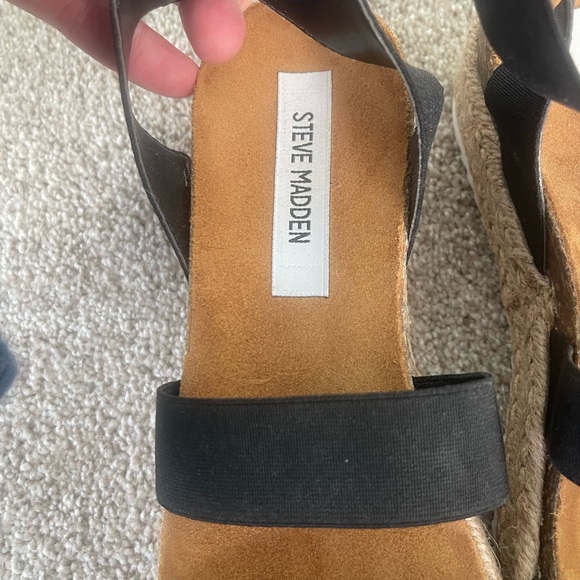 Steve Madden Black and Tan Women's Sandals - Picture 6 of 6